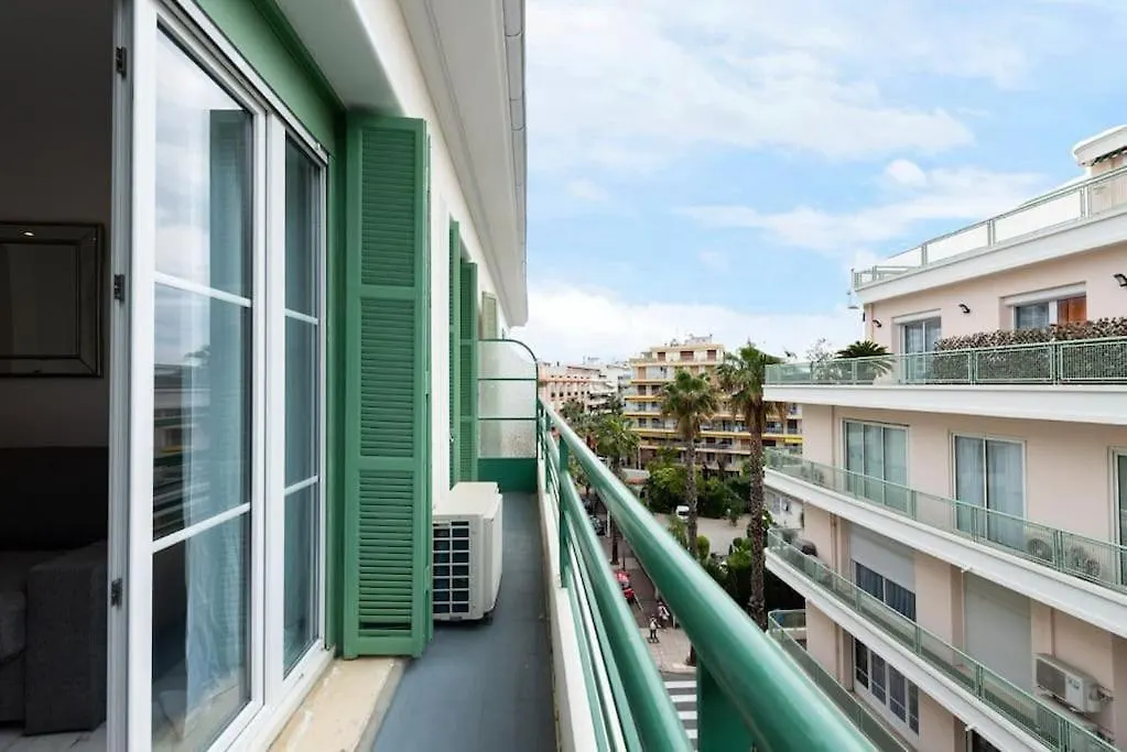 Louis Gallet Centre Juan Les Pins 50M Des Plages Антиб