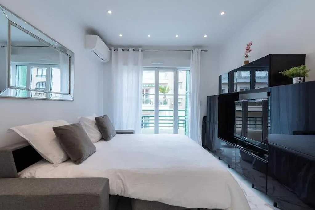 Апартаменты Louis Gallet Centre Juan Les Pins 50M Des Plages Антиб