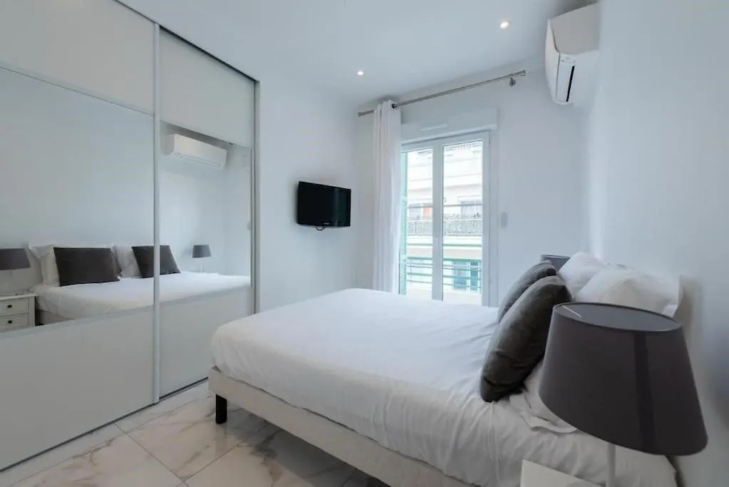 Apartment Louis Gallet Centre Juan Les Pins 50M Des Plages Antibes